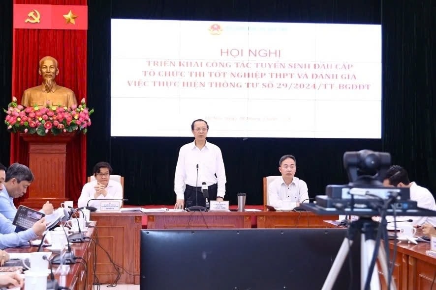chủ trì hội nghị triển khai công tác tuyển sinh đầu cấp, tổ chức thi tốt nghiệp THPT và đánh giá việc thực hiện Thông tư số 29/2024/TT-BGDĐT