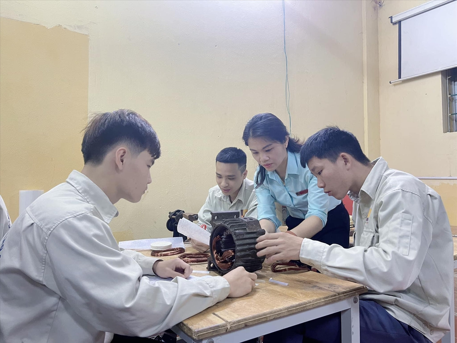 Tỷ lệ học sinh, sinh viên tốt nghiệp c có việc làm đạt trên 80%