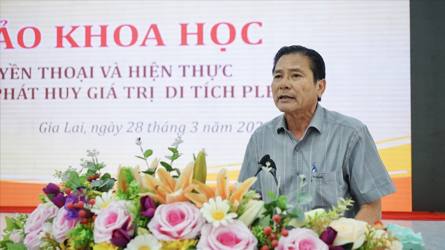Giám đốc Sở Văn hóa, Thể thao và Du lịch tỉnh Gia Lai Trần Ngọc Nhung tham gia một số ý kiến về “Di tích Plei Ơi - Mấy vấn đề về quản lý”