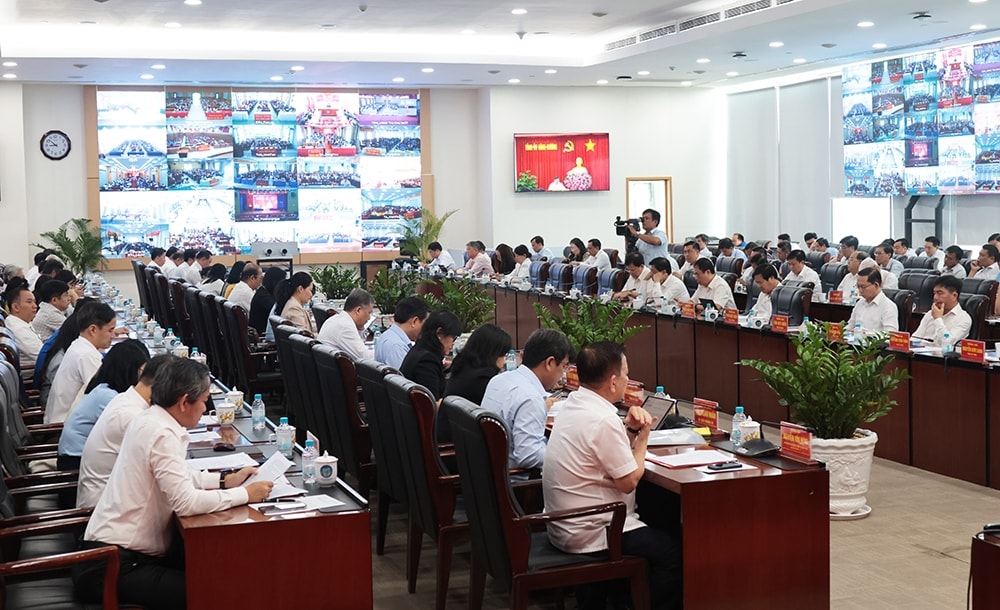 Toàn cảnh hội nghị và các điểm cầu Hội nghị trực tuyến kết nối 110 điểm cầu