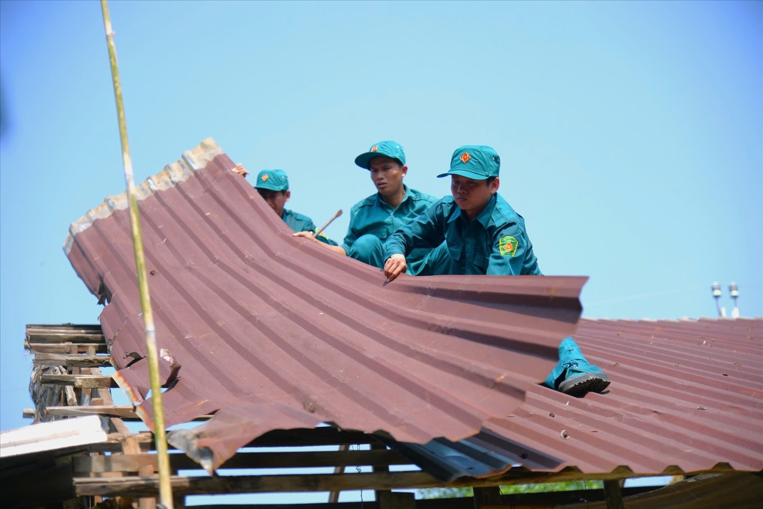 Các lực lượng nỗ lực 