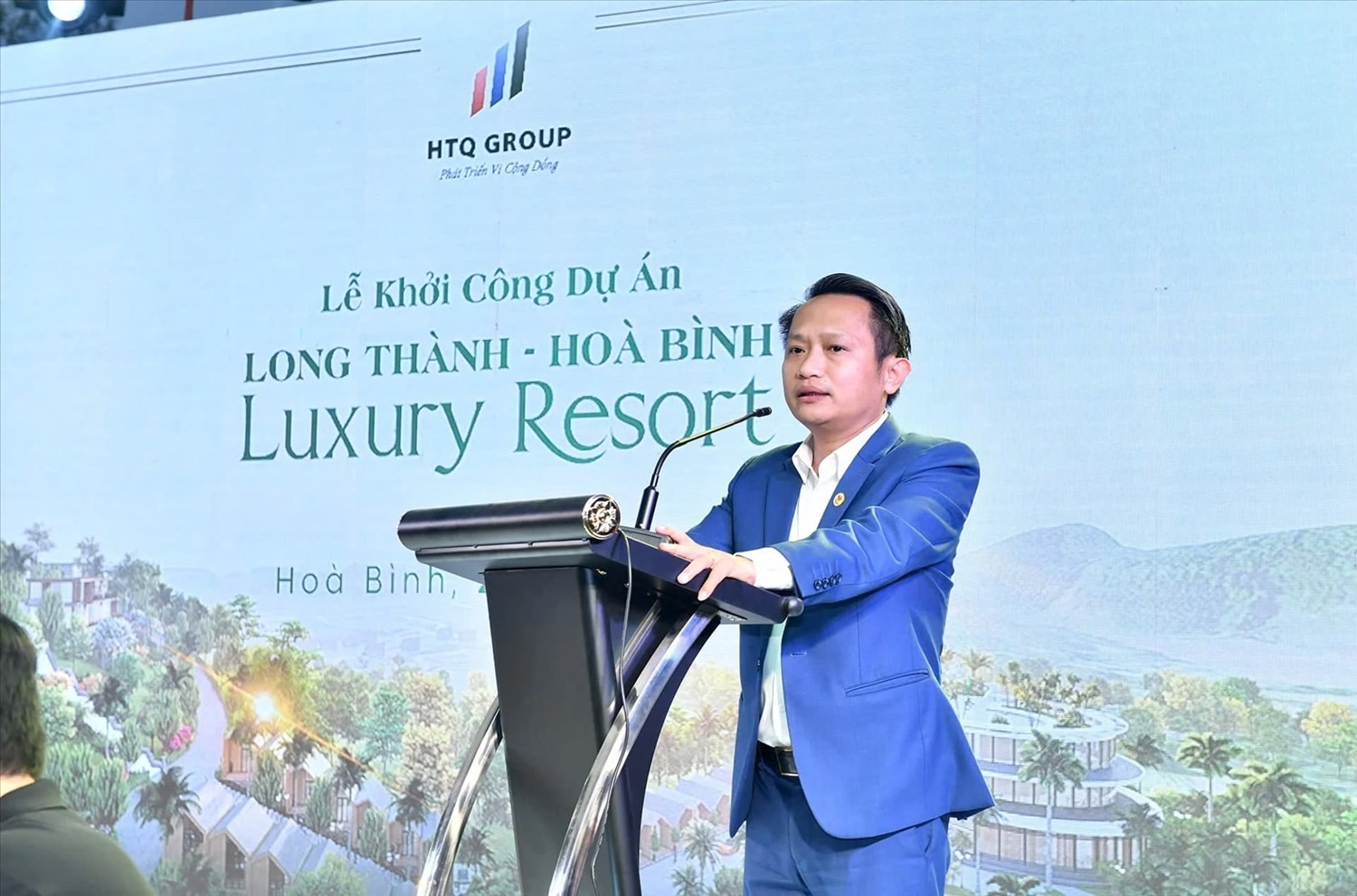 Ông Lê Văn Cường, Chủ tịch HĐQT Công ty CP Tập đoàn HTQ và Hoàng Thành Holding, Chủ đầu tư dự án Long Thành Hòa Bình Luxury Resort. Ông Lê Văn Cường, Chủ tịch HĐQT Công ty CP Tập đoàn HTQ và Hoàng Thành Holding, Chủ đầu tư dự án Long Thành Hòa Bình Luxury Resort.