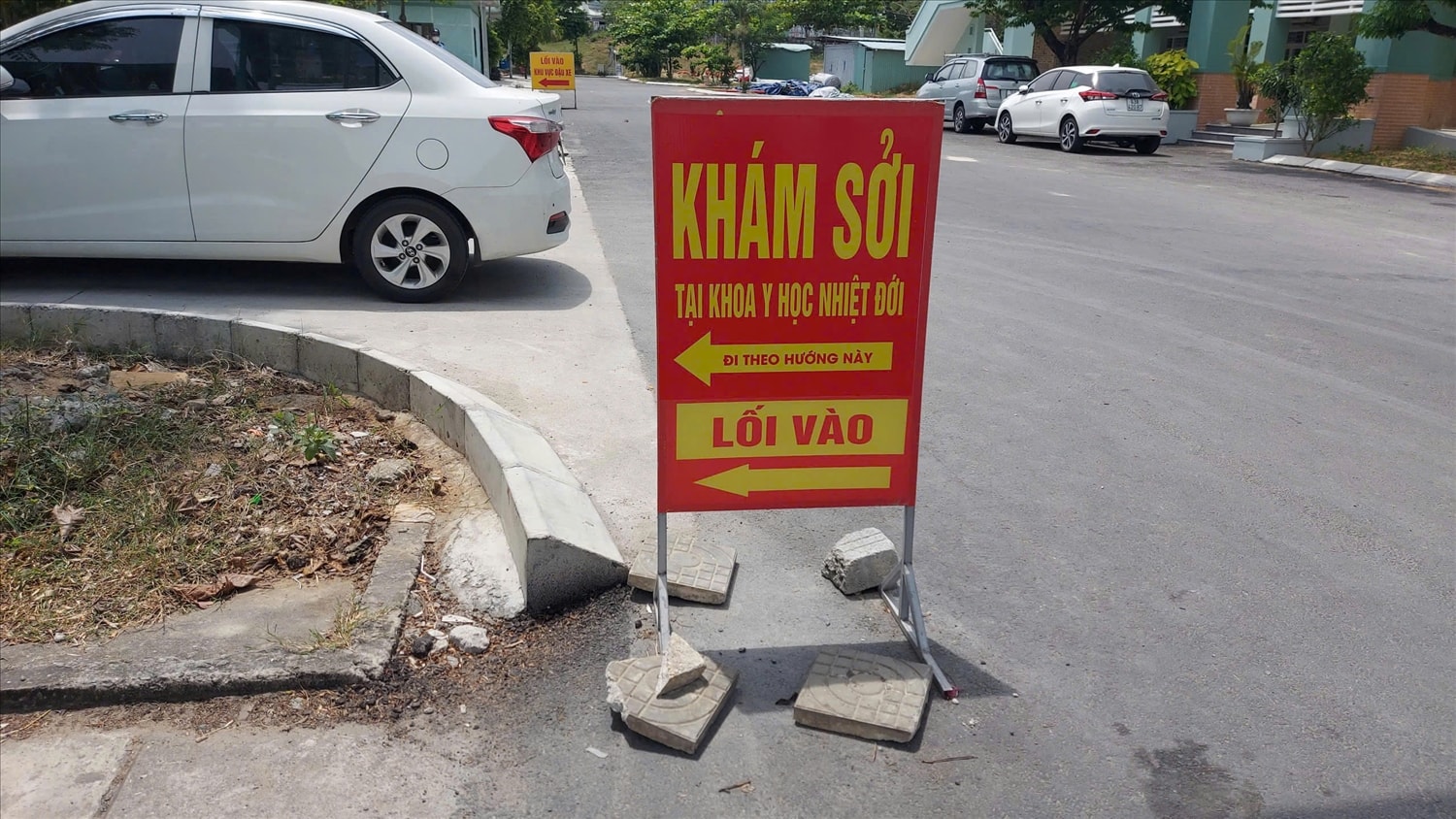 Phân luồng khám bệnh sởi tại Bệnh viện Sản Nhi Đà Nẵng.Ảnh: TL Phân luồng khám bệnh sởi tại Bệnh viện Sản Nhi Đà Nẵng.Ảnh: TL