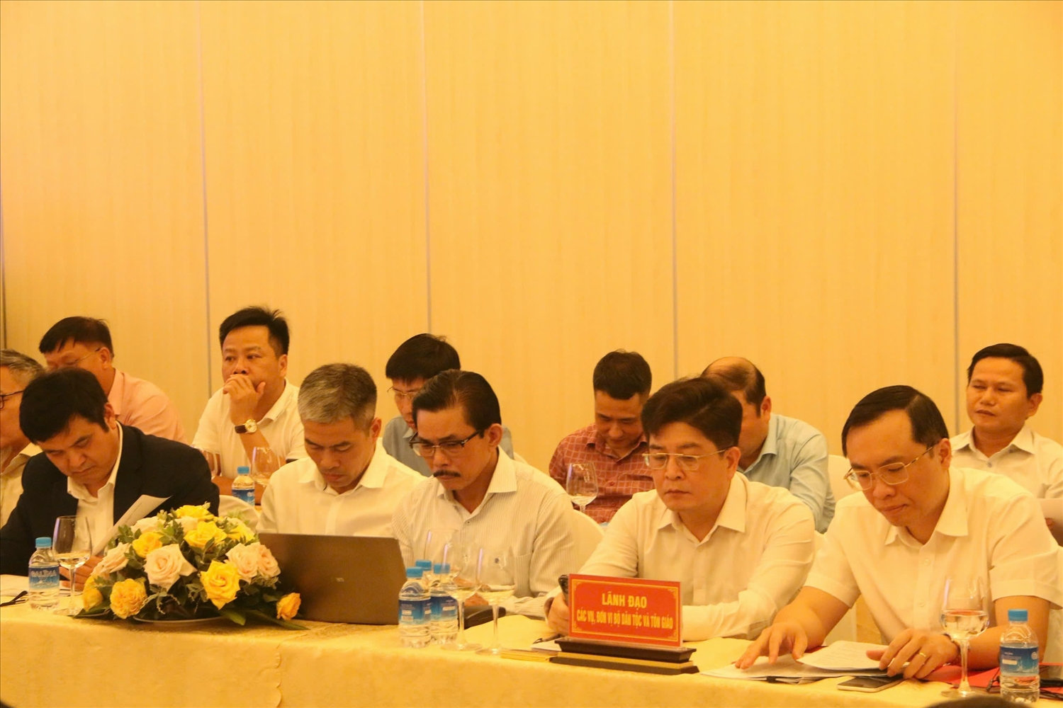 Các đại biểu dự Hội nghị 