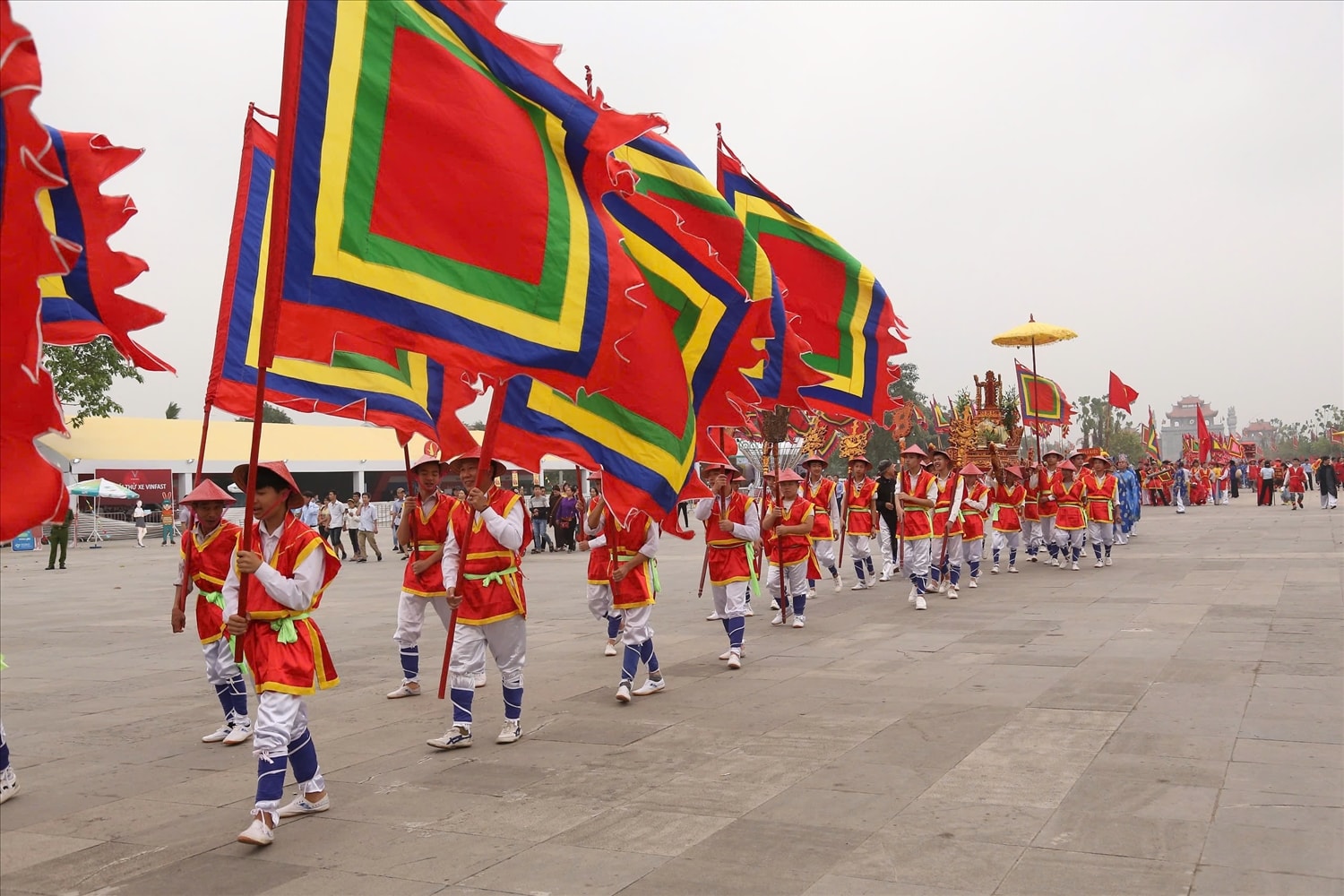 Các địa phương rước kiệu về Đền Hùng (Ảnh tư liệu) Các địa phương rước kiệu về Đền Hùng (Ảnh tư liệu)