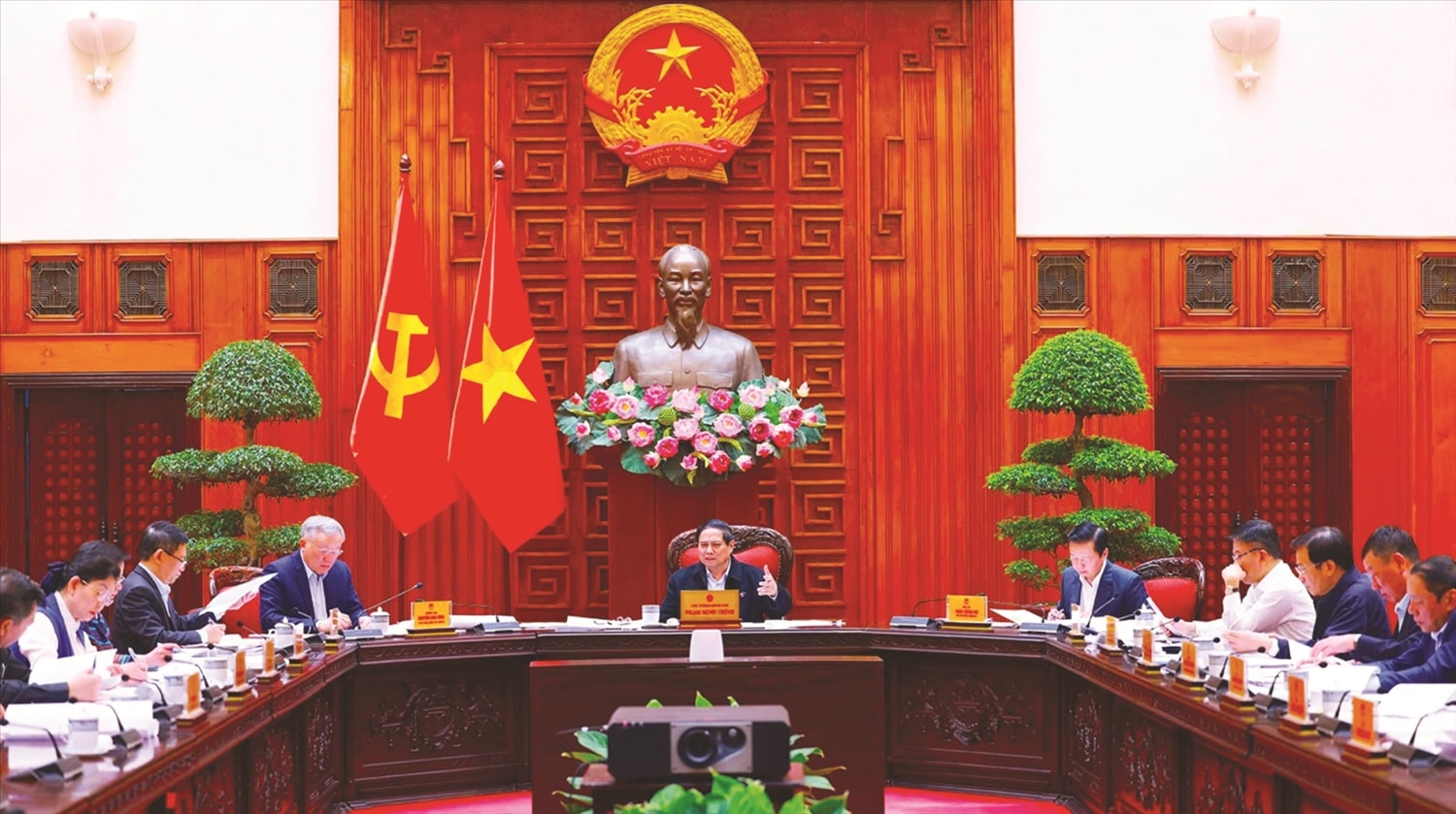 Thủ tướng Chính phủ chủ trì cuộc họp của Ban Thường vụ Đảng ủy Chính phủ, tiếp tục cho ý kiến về Đề án sắp xếp,  tổ chức lại đơn vị hành chính các cấp và xây dựng chính quyền địa phương 2 cấp.  Ảnh: VGP