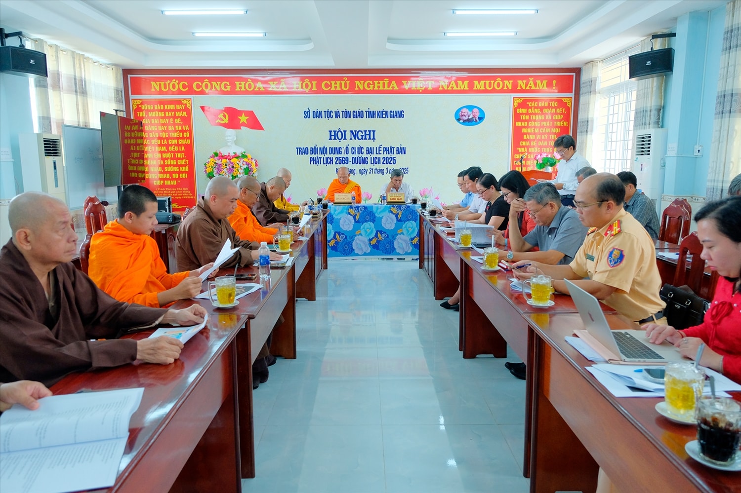 Quang cảnh hội nghị