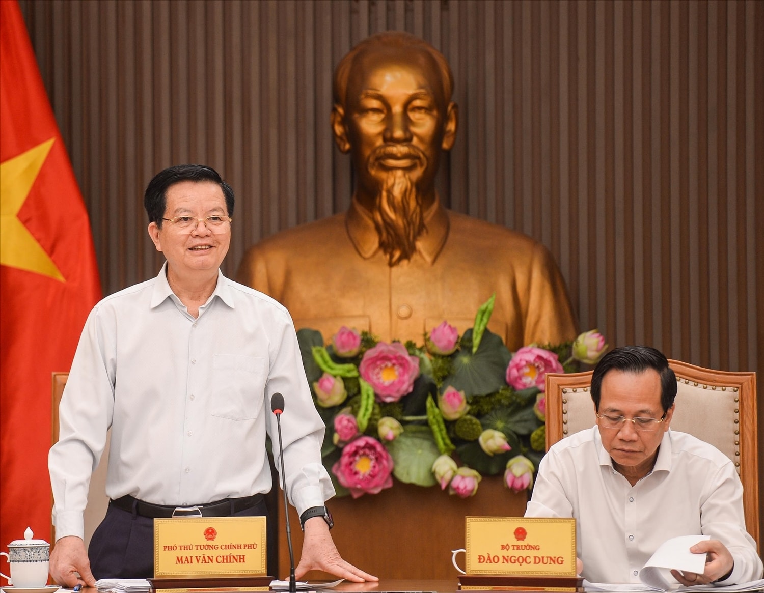 Phó Thủ tướng Chính phủ Mai Văn Chính phát biểu tại buổi làm việc với Bộ Dân tộc và Tôn giáo ngày 28/3/2025.