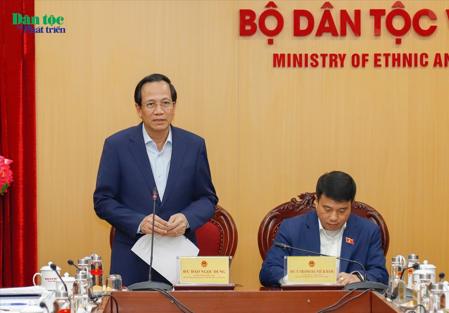 Bộ trưởng Bộ Dân tộc và Tôn giáo Đào Ngọc Dung nhấn mạnh: Bộ Dân tộc và Tôn giáo xác định trọng trách cao cả trước Đảng, Nhà nước và nhân dân, để chủ trương của Đảng, chính sách, pháp luật của Nhà nước phát huy hiệu quả trong thực tiễn Bộ trưởng Bộ Dân tộc và Tôn giáo Đào Ngọc Dung nhấn mạnh: Bộ Dân tộc và Tôn giáo xác định trọng trách cao cả trước Đảng, Nhà nước và nhân dân, để chủ trương của Đảng, chính sách, pháp luật của Nhà nước phát huy hiệu quả trong thực tiễn