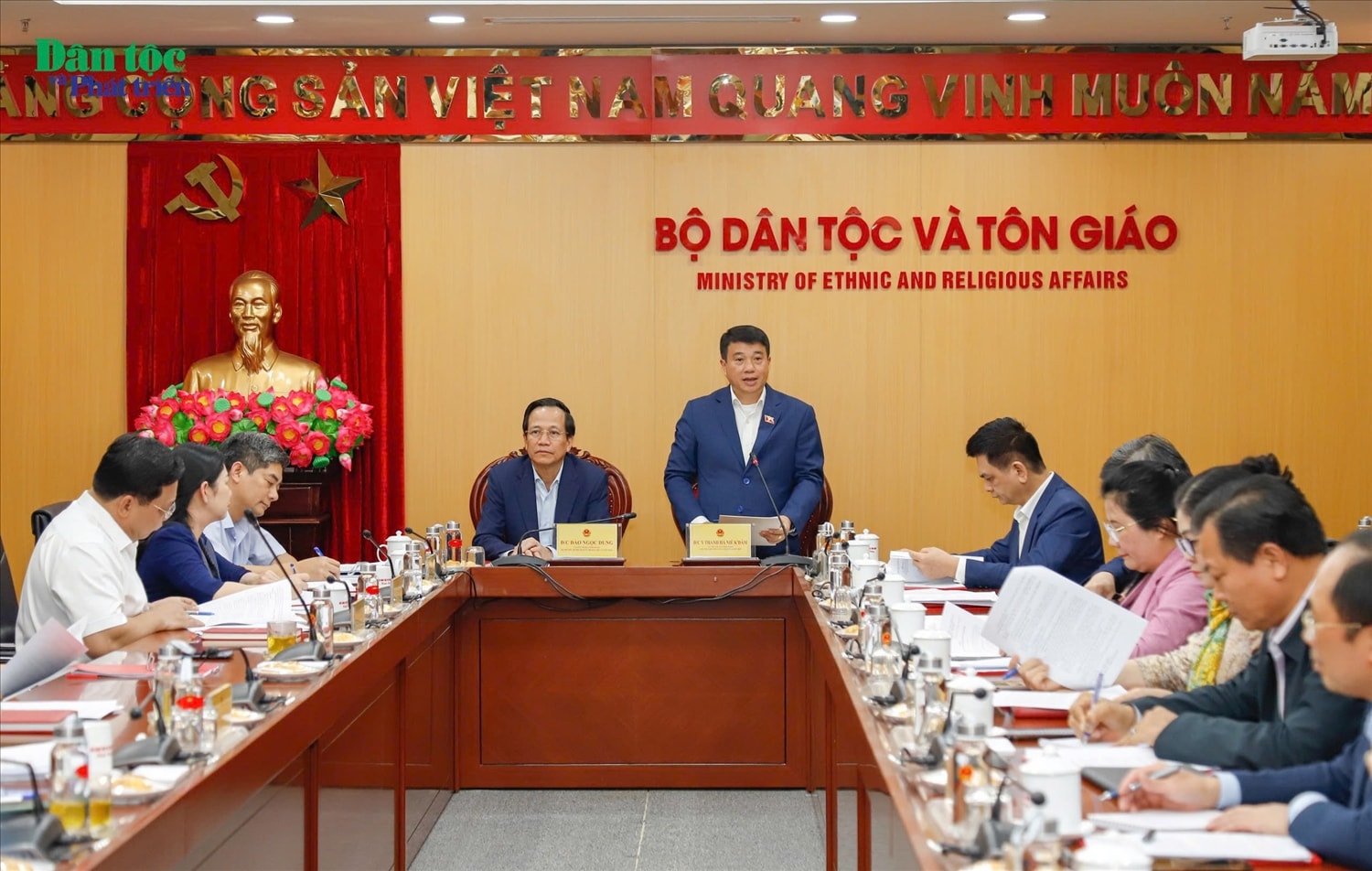 Chủ tịch Hội đồng Dân tộc của Quốc hội Y Thanh Hà Niê Kđăm mong muốn hai cơ quan tiếp tục phối hợp chặt chẽ và thường xuyên hơn để tham mưu hoàn thiện thể chế, thực hiện hiệu quả công tác dân tộc, chính sách dân tộc trong giai đoạn tới Chủ tịch Hội đồng Dân tộc của Quốc hội Y Thanh Hà Niê Kđăm mong muốn hai cơ quan tiếp tục phối hợp chặt chẽ và thường xuyên hơn để tham mưu hoàn thiện thể chế, thực hiện hiệu quả công tác dân tộc, chính sách dân tộc trong giai đoạn tới