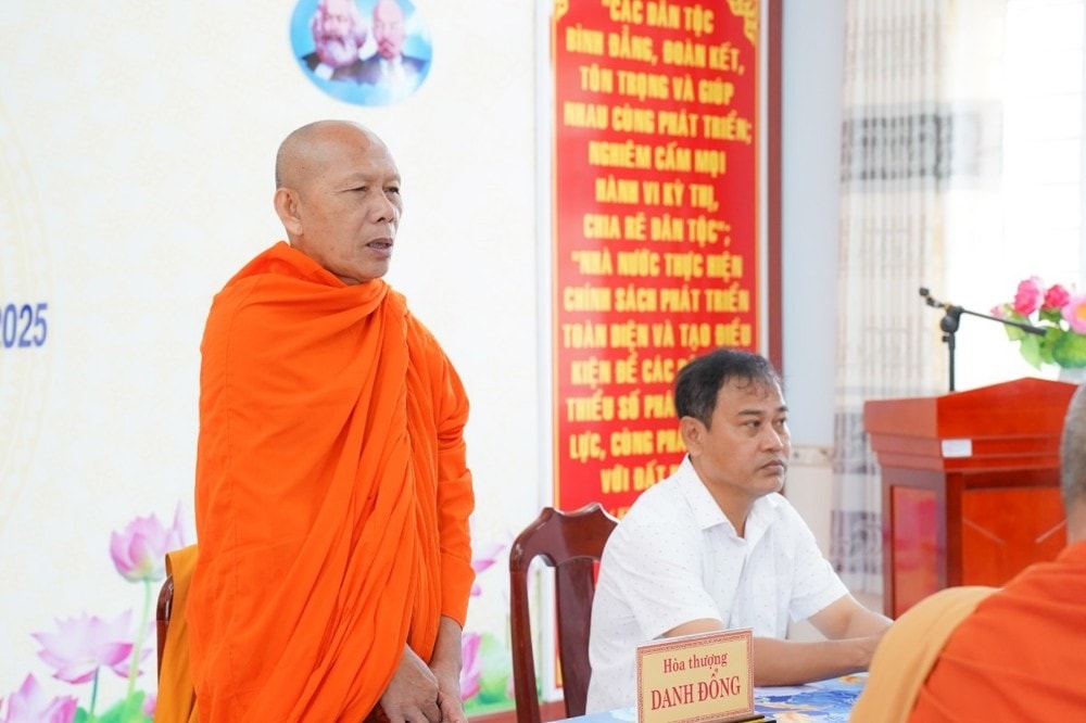 Hòa thượng Danh Đổng phát biểu chúc mừng Hòa thượng Danh Đổng phát biểu chúc mừng