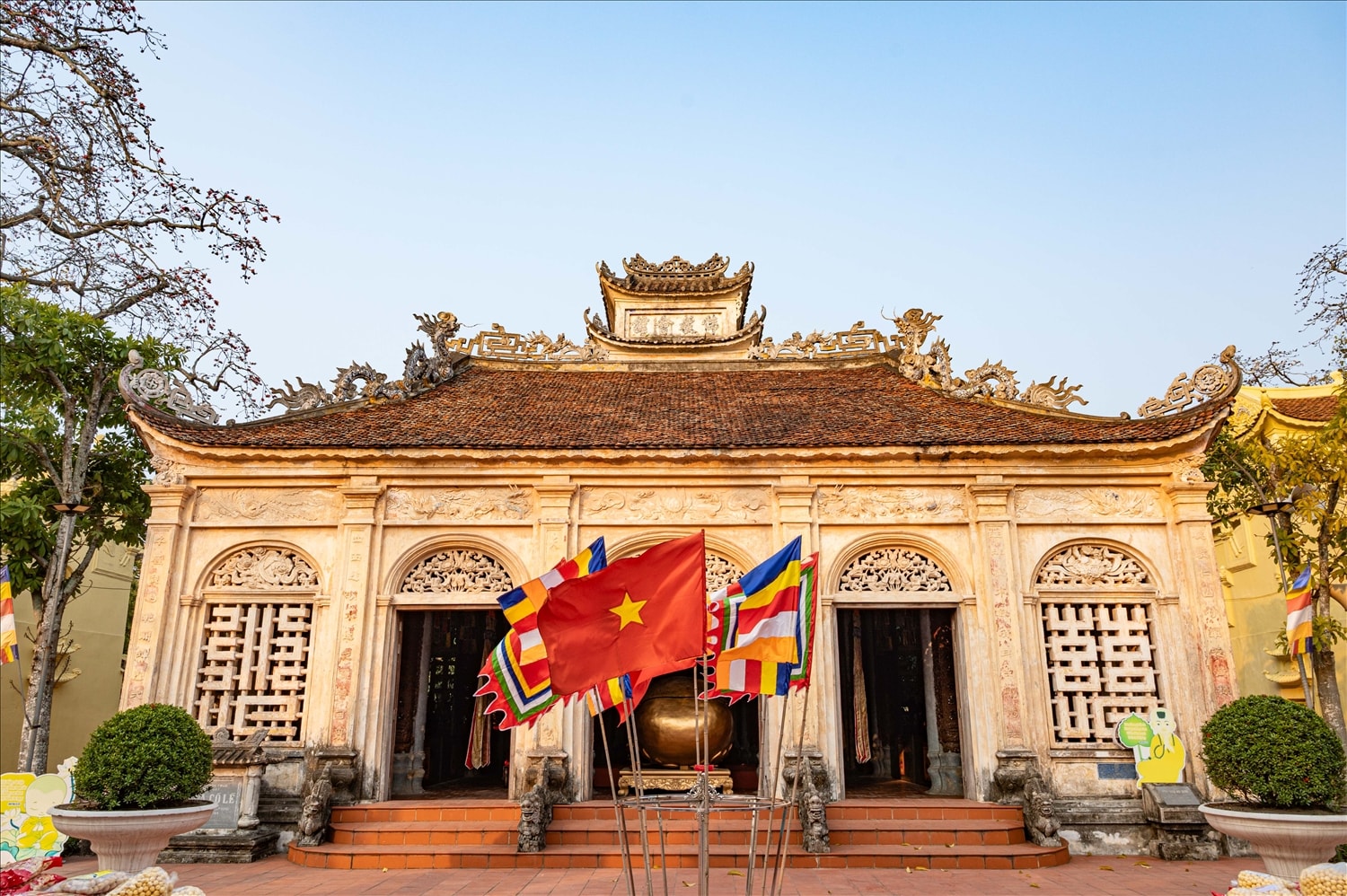 Chùa Cổ Lễ cũng là nơi làm lễ: 