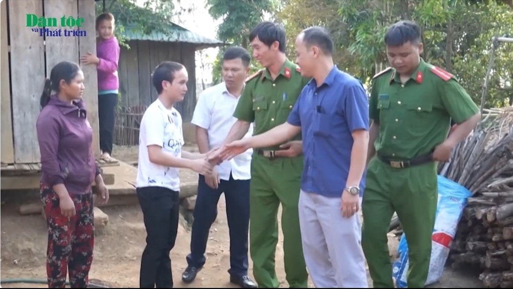 Ký ức buồn của những nạn nhân “việc nhẹ lương cao” 