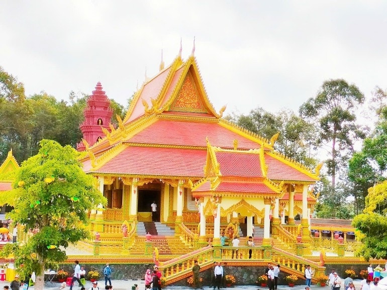 Chánh điện chùa Chông Prây sau khi hoàn thành