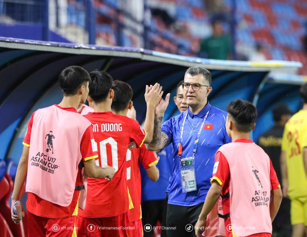 U17 Việt Nam có màn trình diễn đáng khen trong trận ra quân Vòng chung kết U17 châu Á 2025 (Ảnh VFF) U17 Việt Nam có màn trình diễn đáng khen trong trận ra quân Vòng chung kết U17 châu Á 2025 (Ảnh VFF)