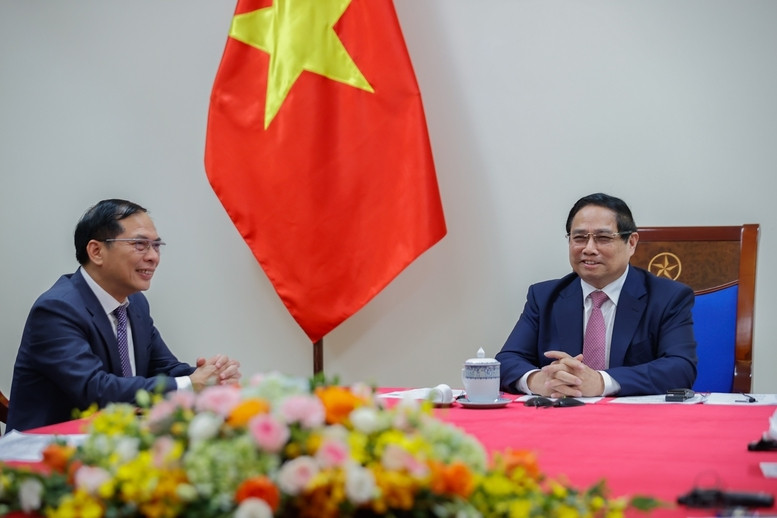 Tại cuộc điện đàm, Thủ tướng Malaysia chia sẻ, Malaysia và nhiều nước trong khu vực hoan nghênh và đánh giá cao Tổng Bí thư Tô Lâm có cuộc điện đàm với Tổng thống Hoa Kỳ Donald Trump, đồng thời bày tỏ nhất trí và ủng hộ cách tiếp cận của Việt Nam trong vấn đề này - Ảnh: VGP/Nhật Bắc Tại cuộc điện đàm, Thủ tướng Malaysia chia sẻ, Malaysia và nhiều nước trong khu vực hoan nghênh và đánh giá cao Tổng Bí thư Tô Lâm có cuộc điện đàm với Tổng thống Hoa Kỳ Donald Trump, đồng thời bày tỏ nhất trí và ủng hộ cách tiếp cận của Việt Nam trong vấn đề này - Ảnh: VGP/Nhật Bắc