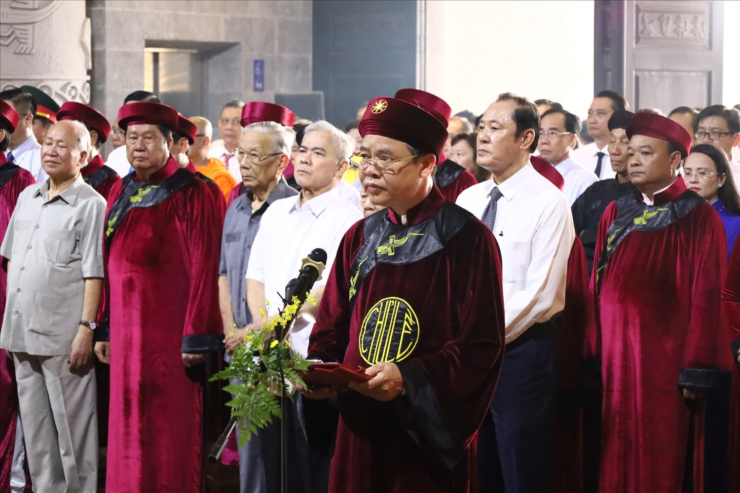 Ông Trương Cảnh Tuyên, Chủ tịch UBND TP. Cần Thơ, đọc diễn văn tri ân Quốc Tổ Hùng Vương