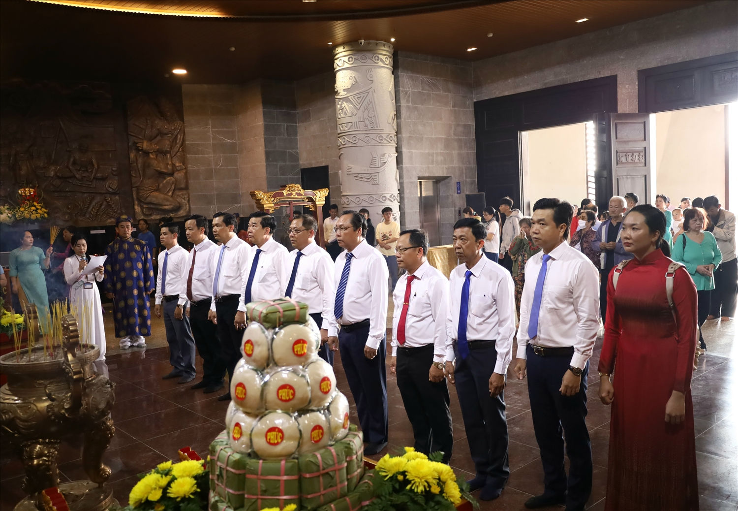 Lãnh đạo tỉnh Hậu Giang tri ân Quốc Tổ