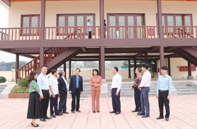  Đoàn giám sát của Ủy ban MTTQ TP Hà Nội giám sát Công trình nhà văn hóa phục vụ sinh hoạt của đồng bào các DTTS xã Phú Mãn, huyện Quốc Oai.