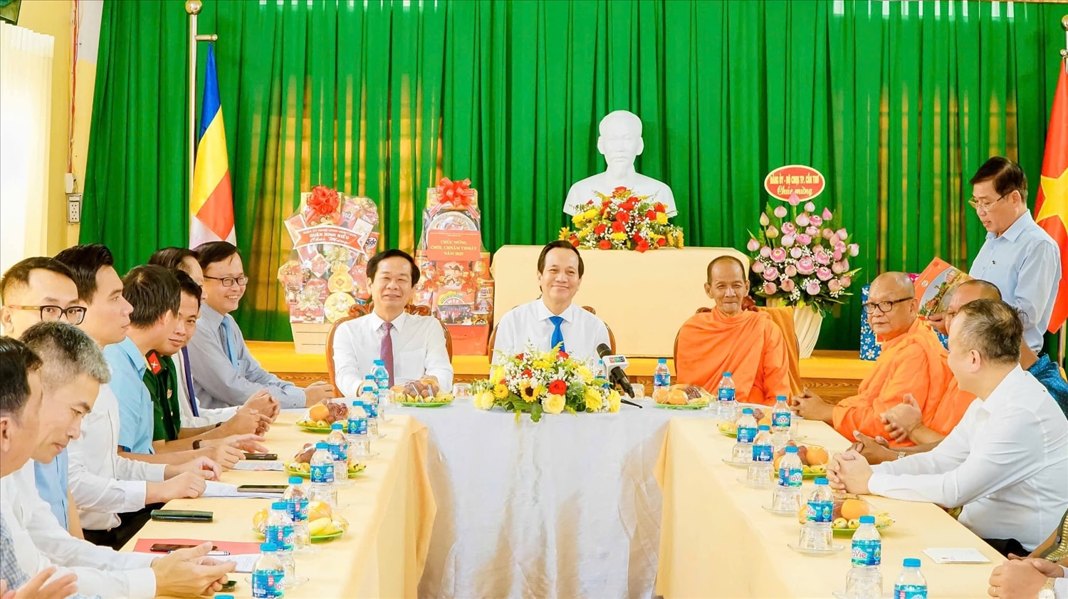 Bộ trưởng Bộ Dân tộc và Tôn giáo Đào Ngọc Dung đến thăm, chúc Tết Hội Đoàn kết sư sãi yêu nước TP. Cần Thơ và chùa Muni Răngsây