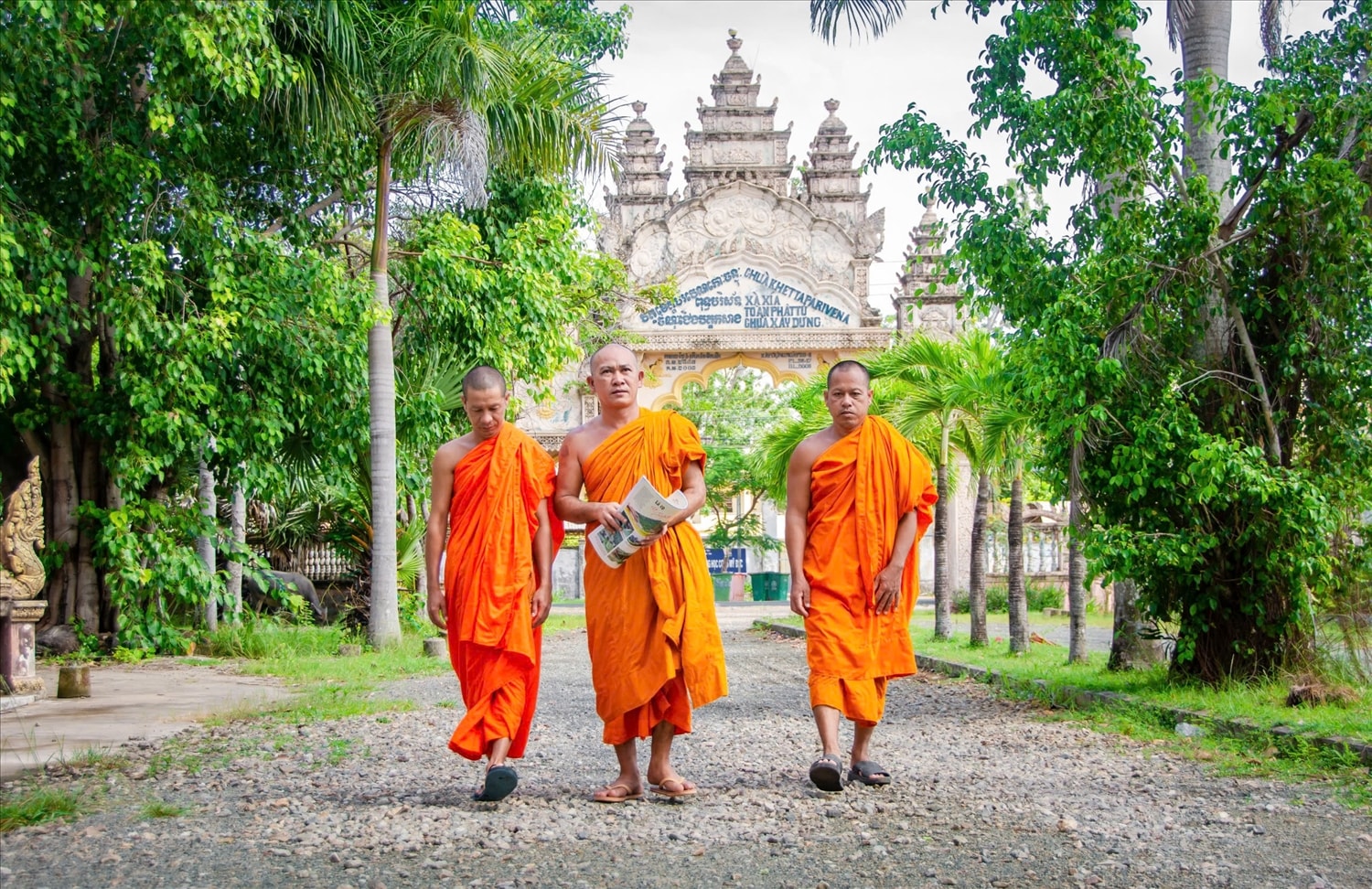 Với lịch sử hơn 2.000 năm, Phật giáo Việt Nam đã hội nhập và đồng hành như một thành tố quan trọng trong đời sống văn hóa-xã hội đất nước.
