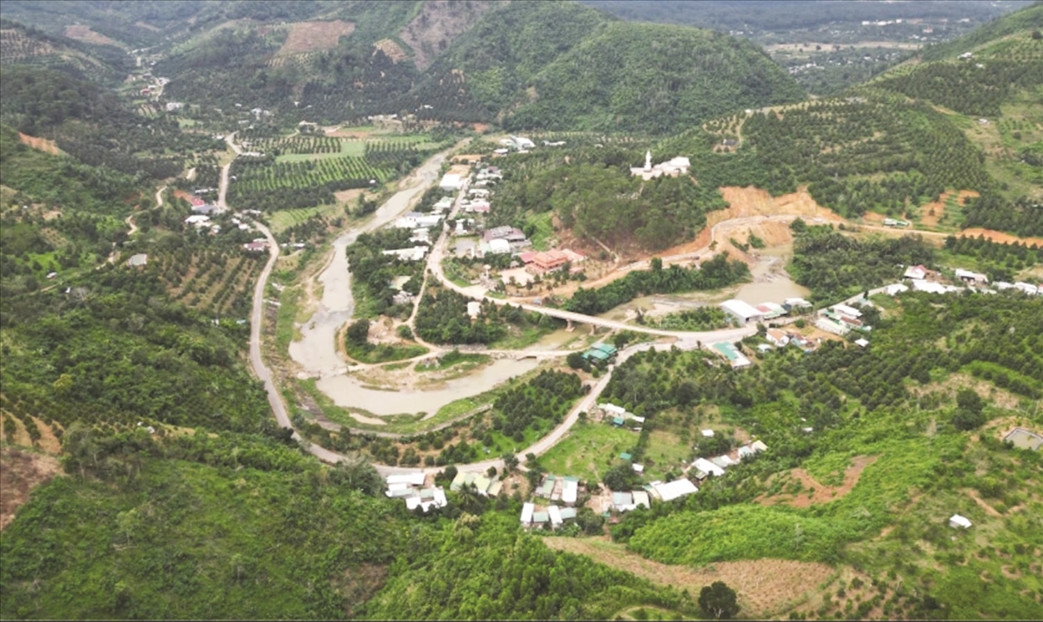 Miền núi tỉnh Khánh Hoà hôm nay khởi sắc, có đóng góp một phần không nhỏ của những Người có uy tín