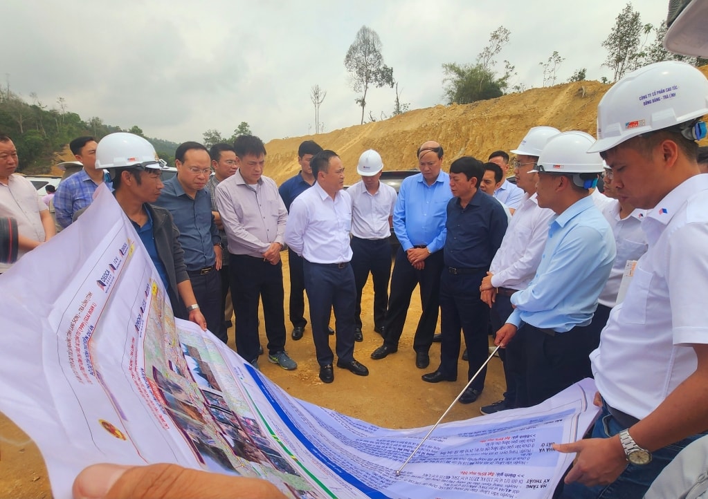 Lãnh đạo hai tỉnh Lạng Sơn và Cao Bằng kiểm tra tiến độ thực hiện Dự án tại huyện Tràng Định Lãnh đạo hai tỉnh Lạng Sơn và Cao Bằng kiểm tra tiến độ thực hiện Dự án tại huyện Tràng Định