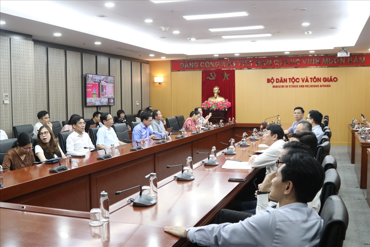Các đại biểu tham dự Hội nghị tại điểm cầu Bộ Dân tộc và Tôn giáo 