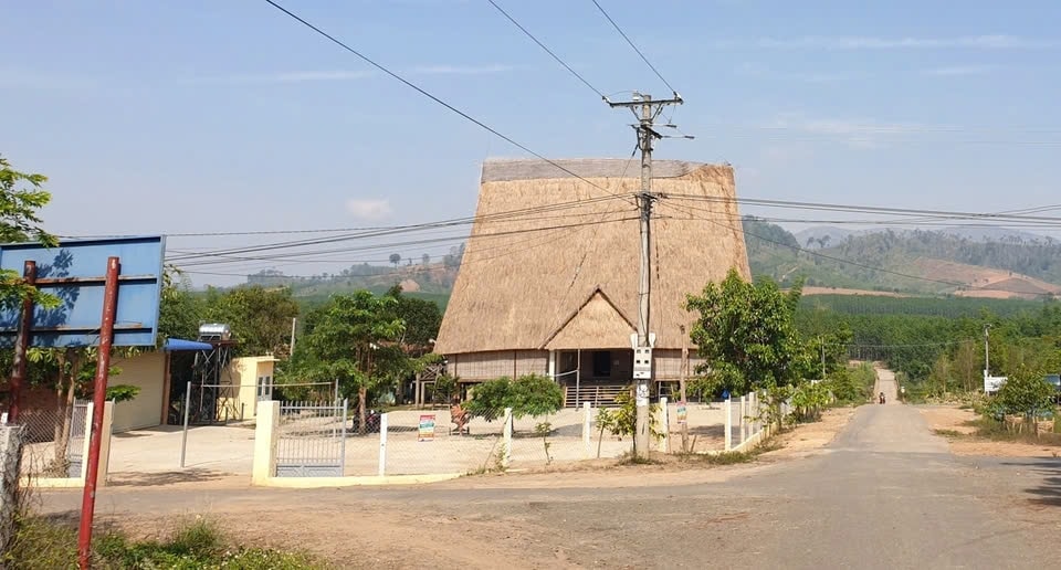 Nhà rông Kon Sơ Lăl lớn nhất Tây Nguyên, biểu tượng văn hóa thiêng liêng của cộng đồng Nhà rông Kon Sơ Lăl lớn nhất Tây Nguyên, biểu tượng văn hóa thiêng liêng của cộng đồng