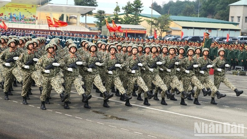 Khối sĩ quan đặc công tham gia tổng hợp luyện
