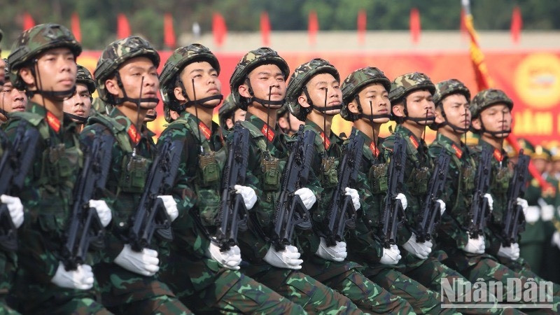 Tham gia tổng hợp luyện diễu binh có 36 khối
