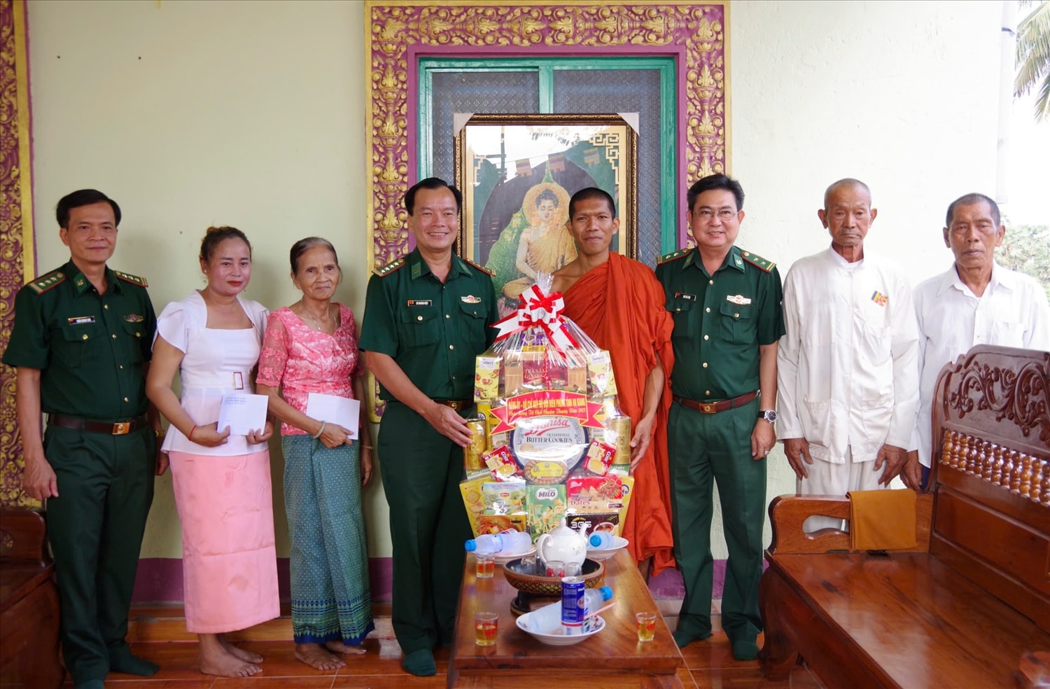 Chúc Tết, tặng quà tại chùa Tà Ngáo (phường An Phú, thị xã Tịnh Biên) Chúc Tết, tặng quà tại chùa Tà Ngáo (phường An Phú, thị xã Tịnh Biên)