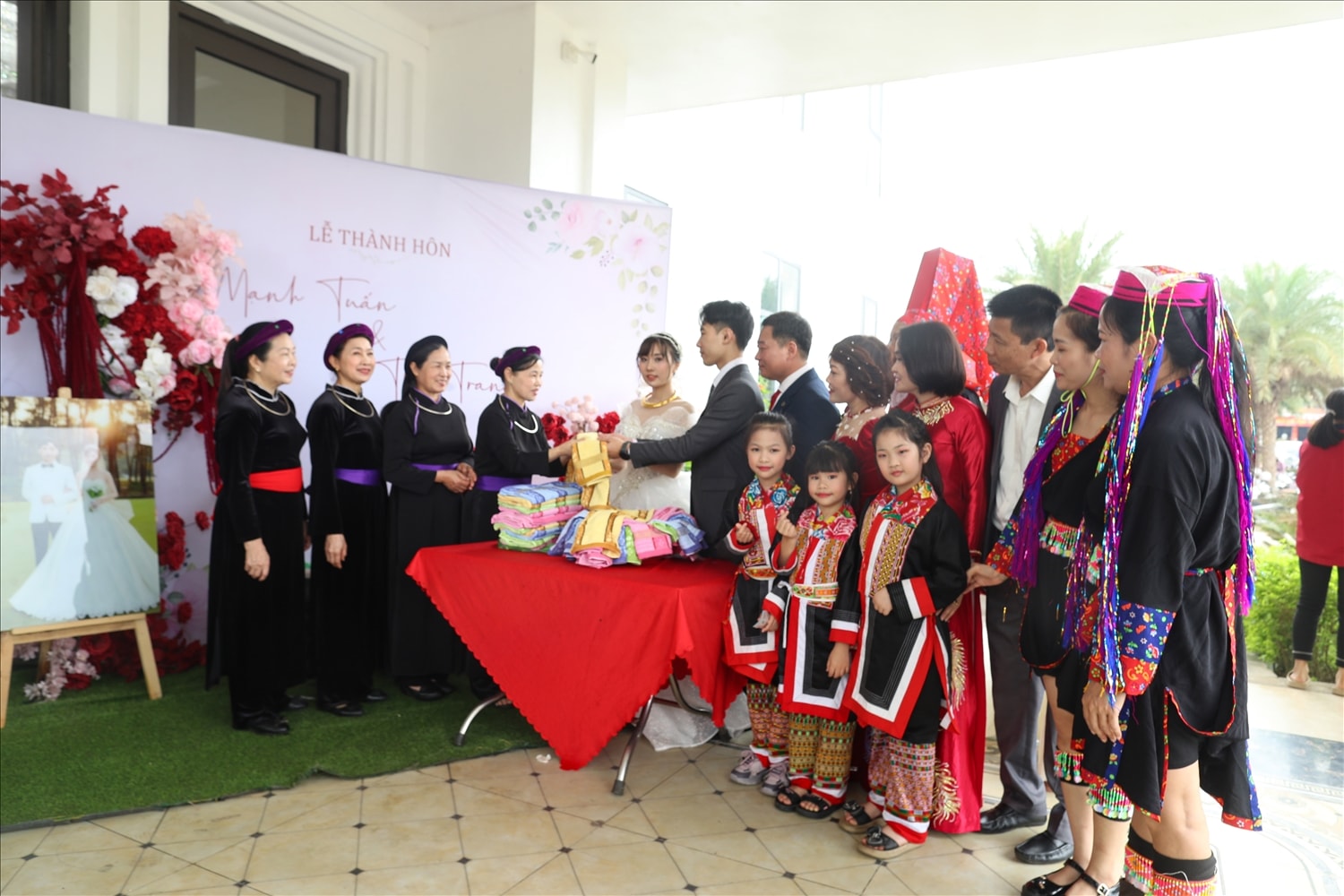 Tục rửa mặt – một nghi lễ đặc biệt trong đám cưới của người Tày ở Bình Liêu