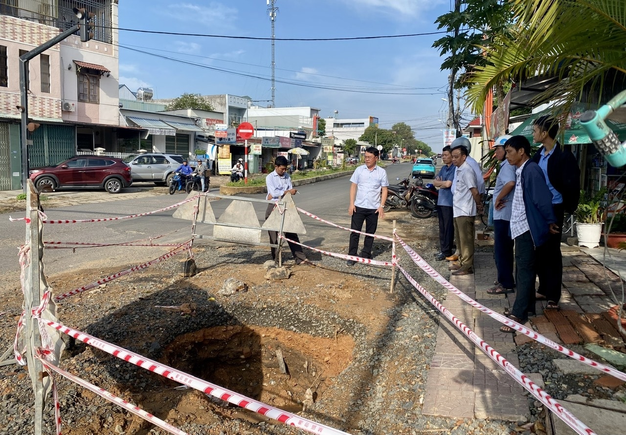 Sau khi vụ việc tai nạn xảy ra, chủ đầu tư Dự án đường Trường Chinh đã yêu cầu các đơn vị thi công rào chắn và khắc phục ngay trong ngày 15/4 