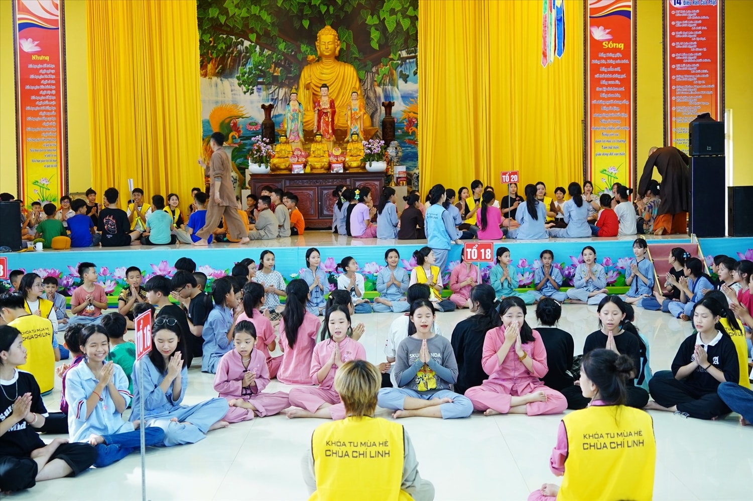 Ngày càng có nhiều bạn trẻ tham gia các khóa tu tập mùa hè ở chùa Gám (tên chữ là Chí Linh Tự, xã Xuân Thành, huyện Yên Thành)