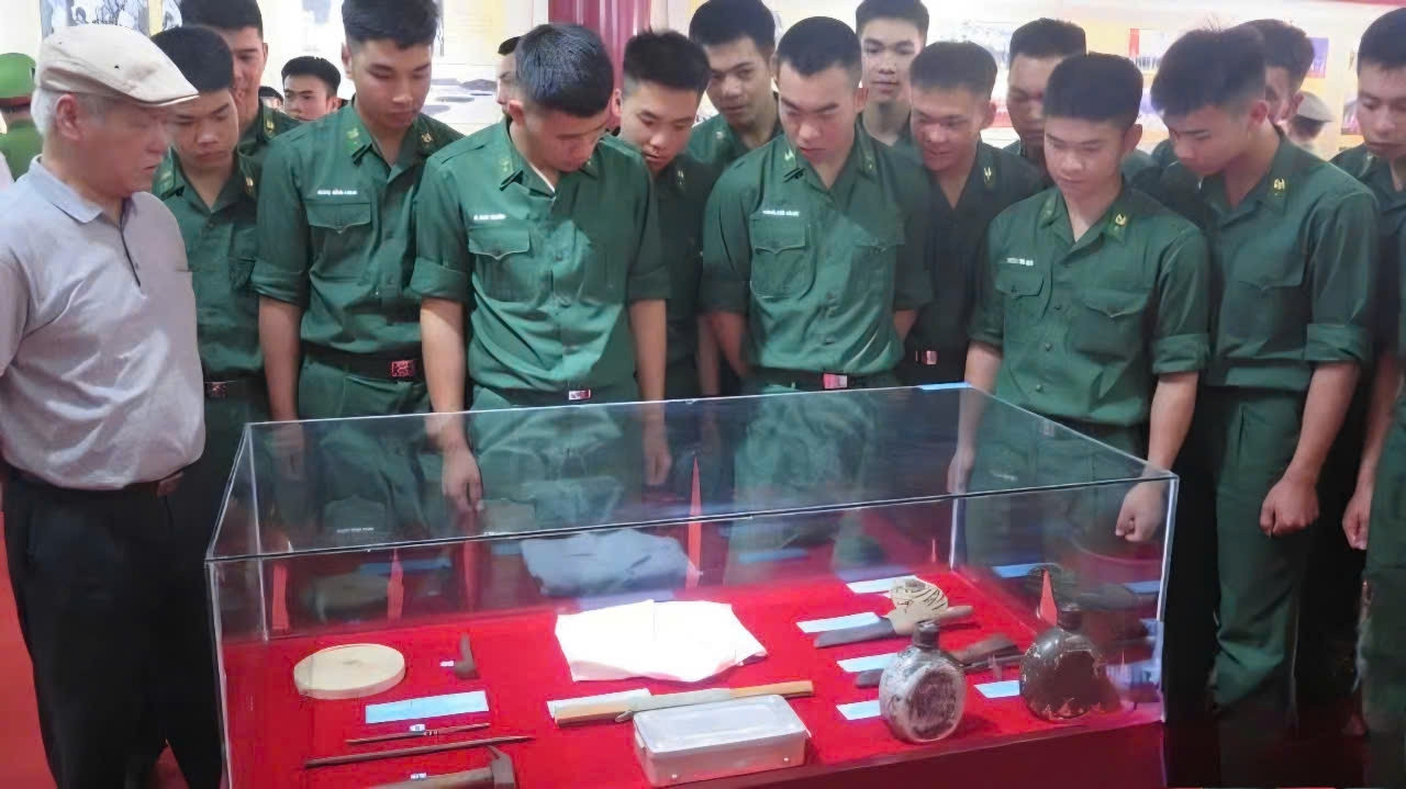 Nhiều hiện vật có giá trị được trưng bày tại triển lãm.(Ảnh: TL)
