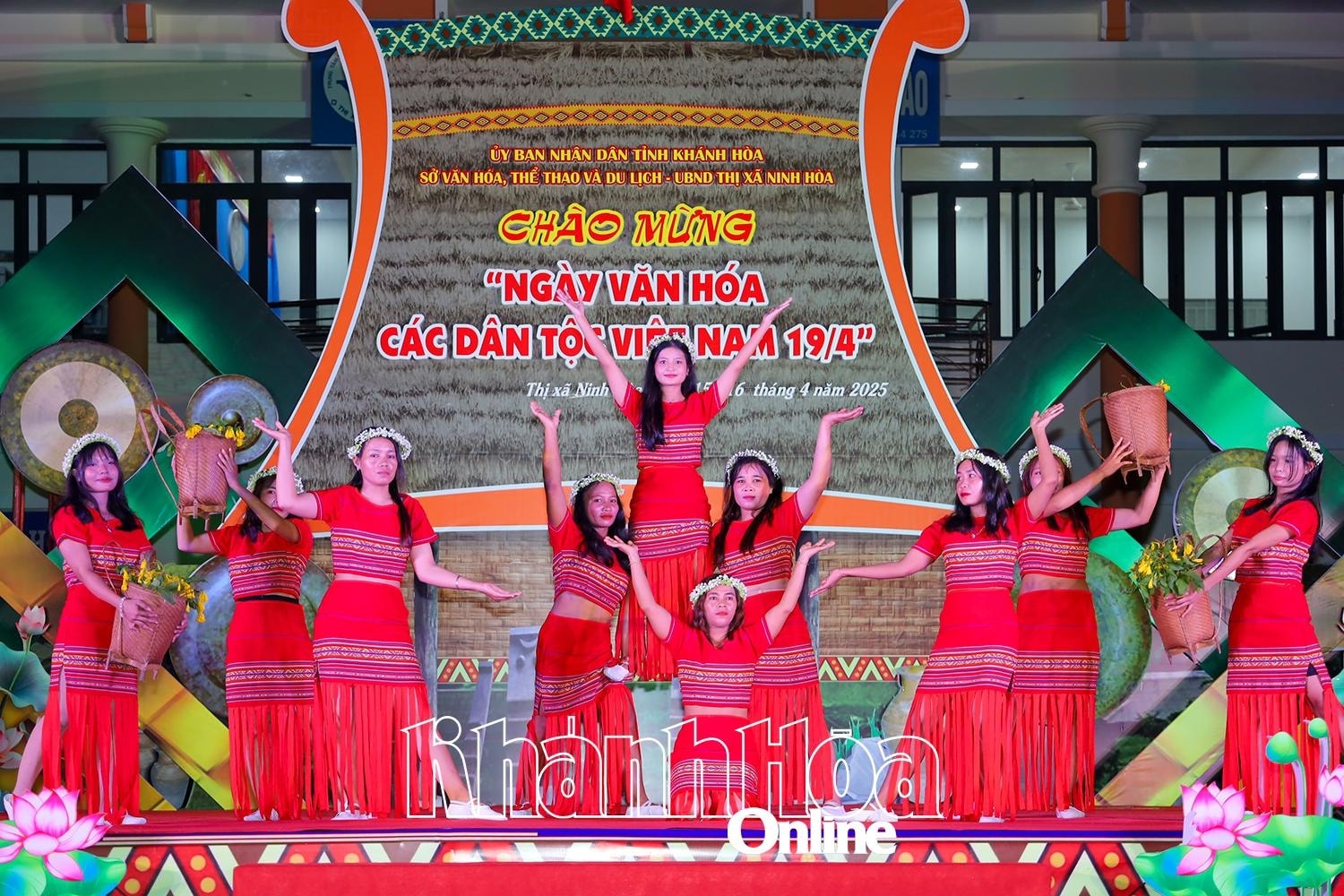 Dẫn nguồn - Những sắc màu Ngày Văn hóa các dân tộc Việt Nam 11