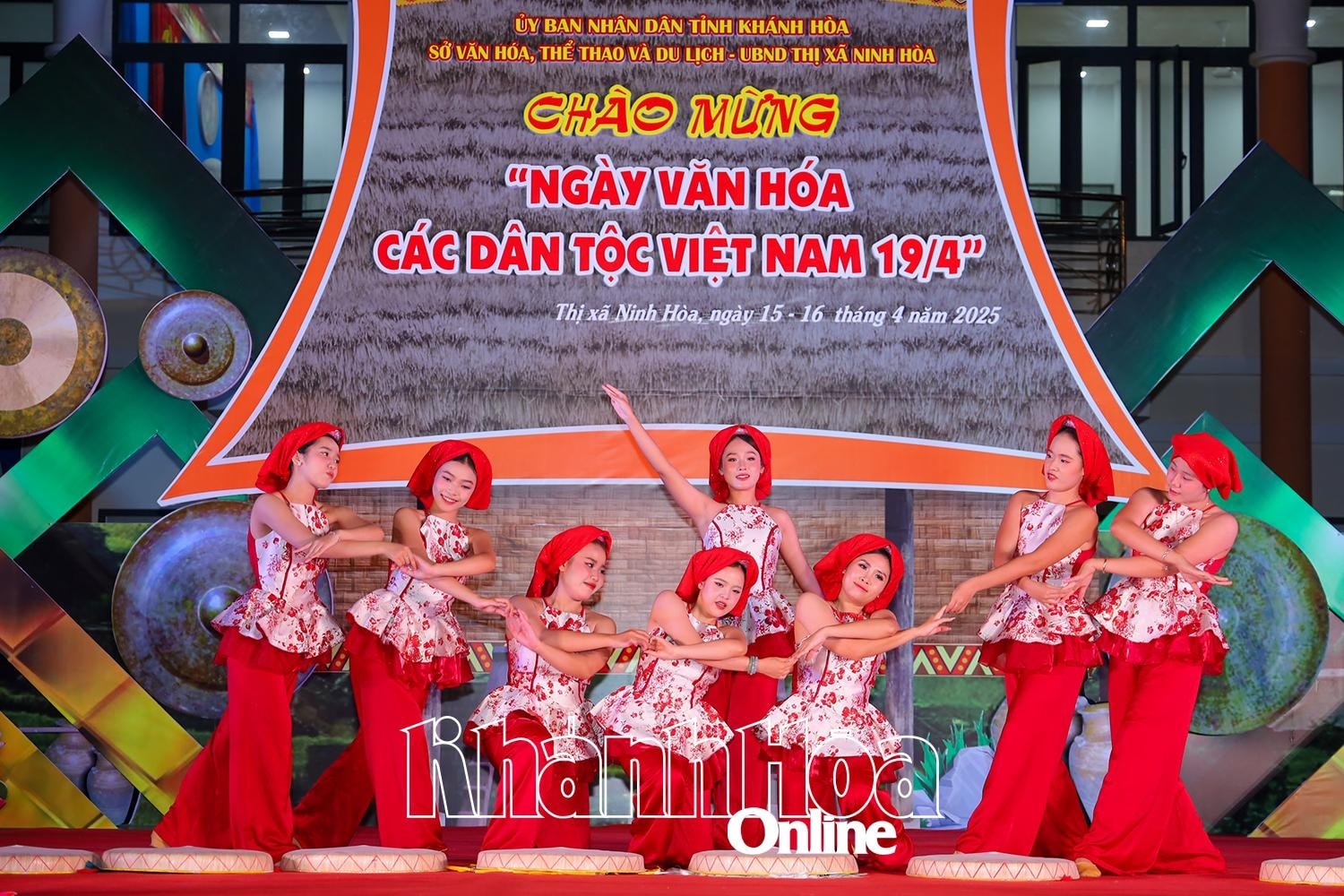 Dẫn nguồn - Những sắc màu Ngày Văn hóa các dân tộc Việt Nam 8