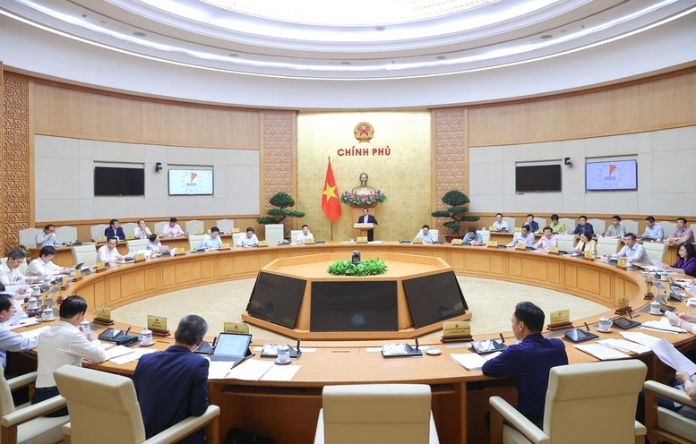 Thủ tướng yêu cầu các bộ trưởng, thủ trưởng cơ quan ngang bộ được giao chủ trì soạn thảo các dự án luật, pháp lệnh, nghị quyết chủ động phối hợp với các cơ quan của Quốc hội trong việc trình, tiếp thu, hoàn thiện, trình các dự án luật, pháp lệnh, nghị quyết - Ảnh: VGP/Nhật Bắc
