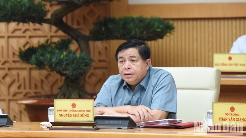 Phó Thủ tướng Nguyễn Chí Dũng phát biểu ý kiến tại phiên họp. (Ảnh: TRẦN HẢI)