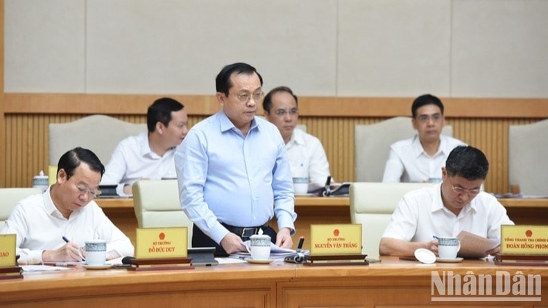 Các đại biểu tham luận tại phiên họp. (Ảnh: TRẦN HẢI)