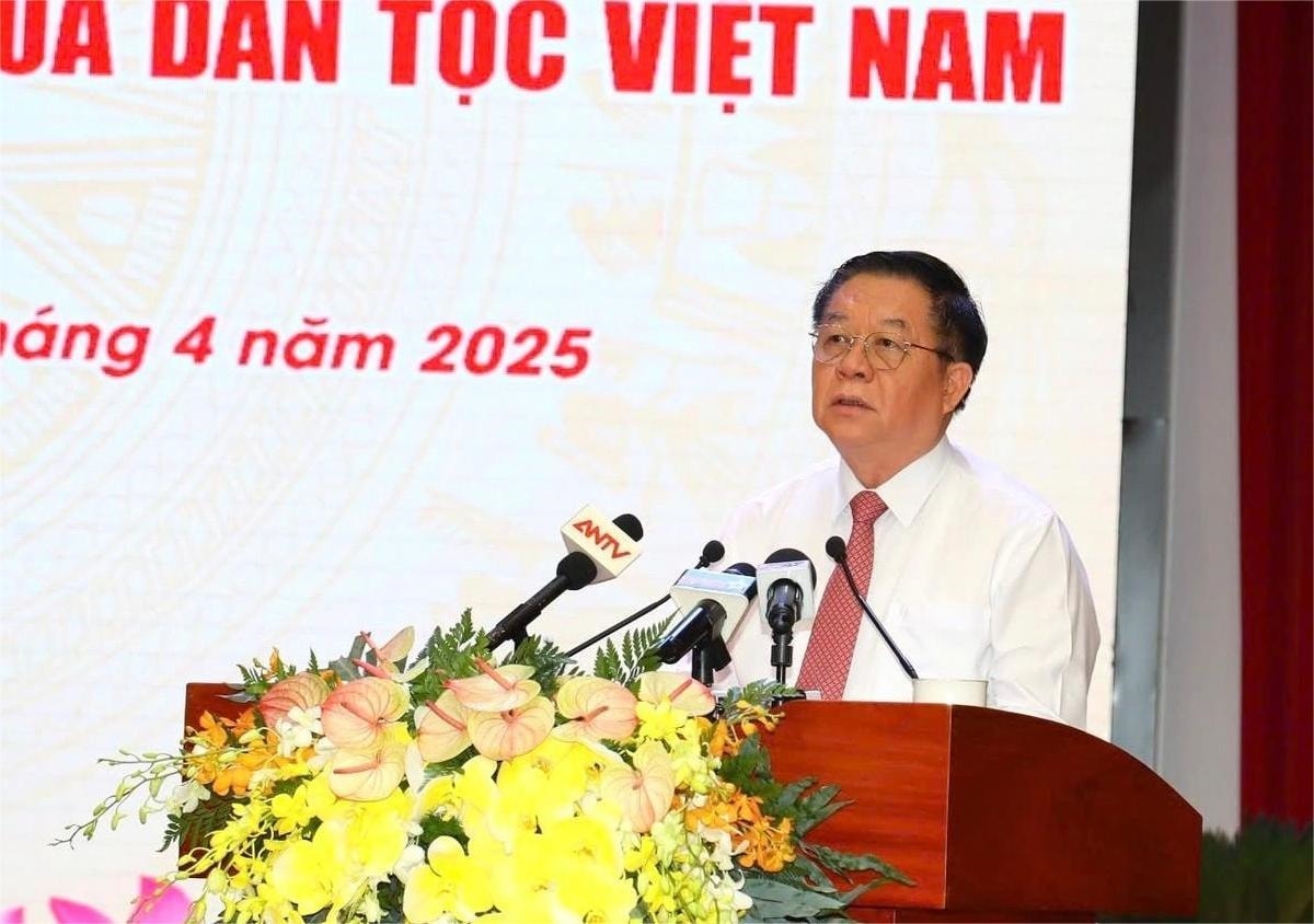Trưởng Ban Tuyên giáo và Dân vận Trung ương Nguyễn Trọng Nghĩa phát biểu 