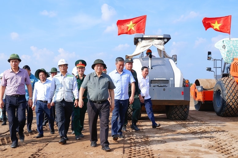 Thủ tướng lần thứ 8 tới dự án Cần Thơ – Cà Mau, chỉ đạo thông tuyến cao tốc Bắc - Nam tới cảng Hòn Khoai 4