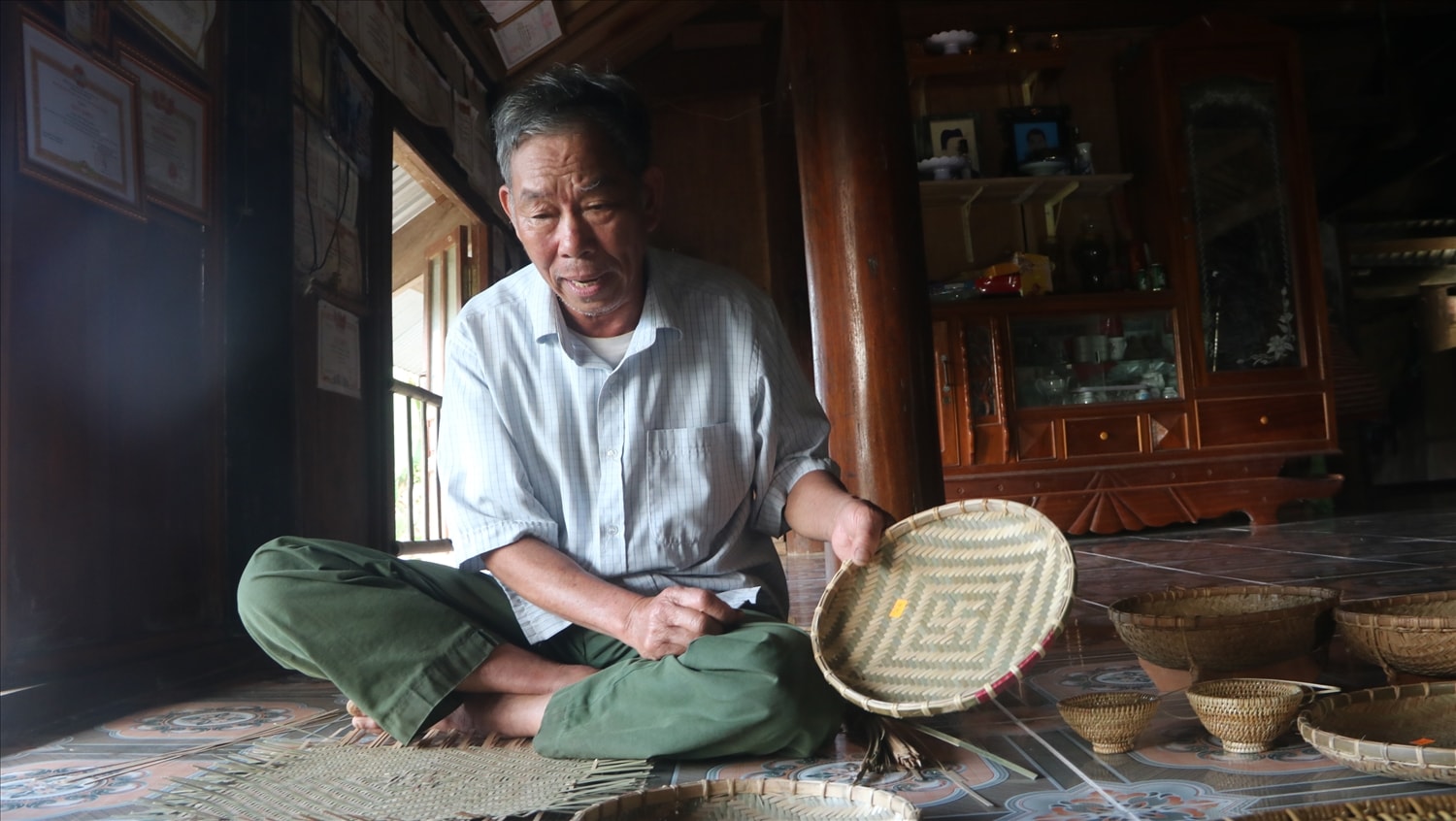 Người có uy tín Bùi Văn Quyên nói về triển vọng của nghề đan lát khi gắn kết với du lịch.