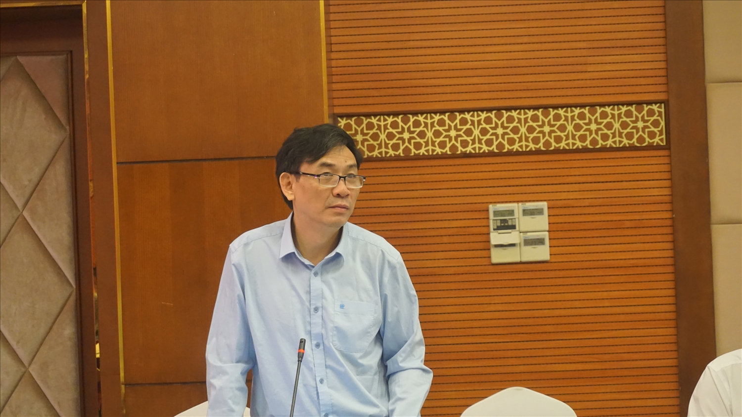 Các đại biểu thảo luận, đóng góp ý kiến tại buổi làm việc Các đại biểu thảo luận, đóng góp ý kiến tại buổi làm việc