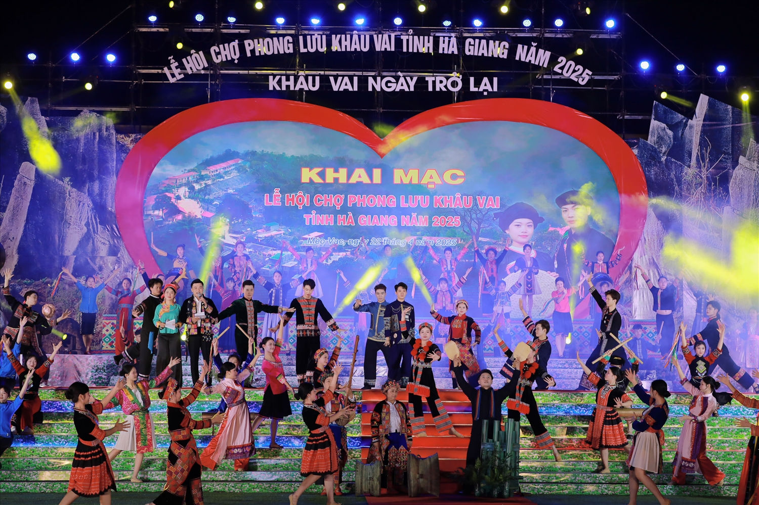 (BÀI) Khai mạc Lễ hội chợ Phong lưu Khâu Vai năm 2025 5
