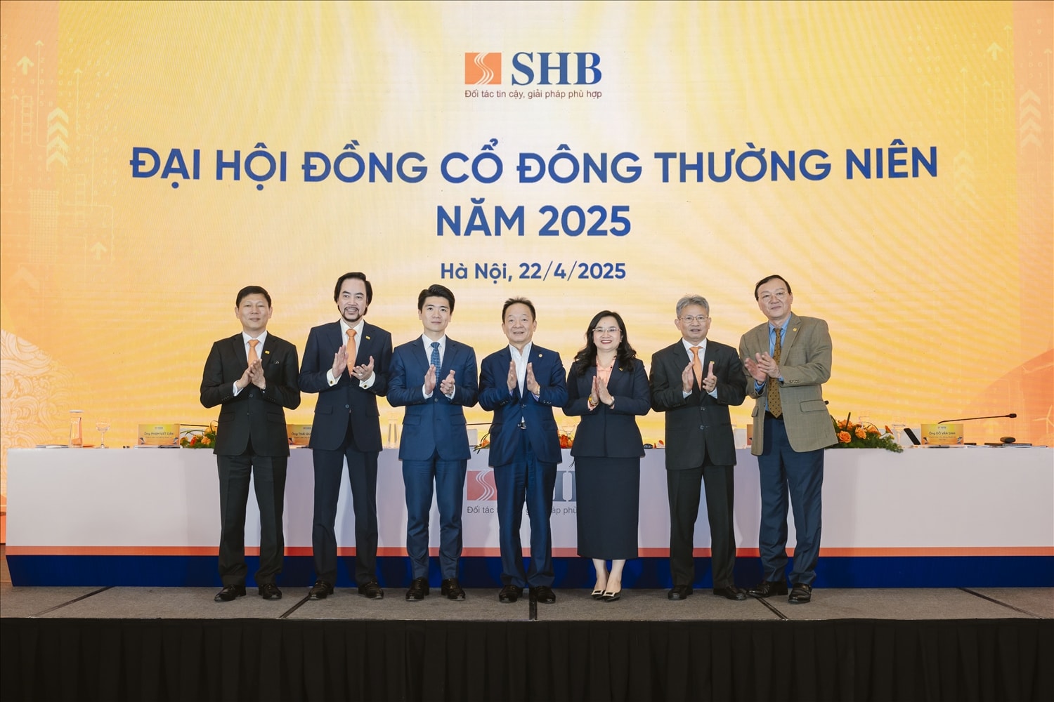 ĐHĐCĐ SHB: Bứt phá vươn tầm trong kỷ nguyên mới, kế hoạch lợi nhuận tăng 25%, cổ đông tin tưởng đồng hành 8