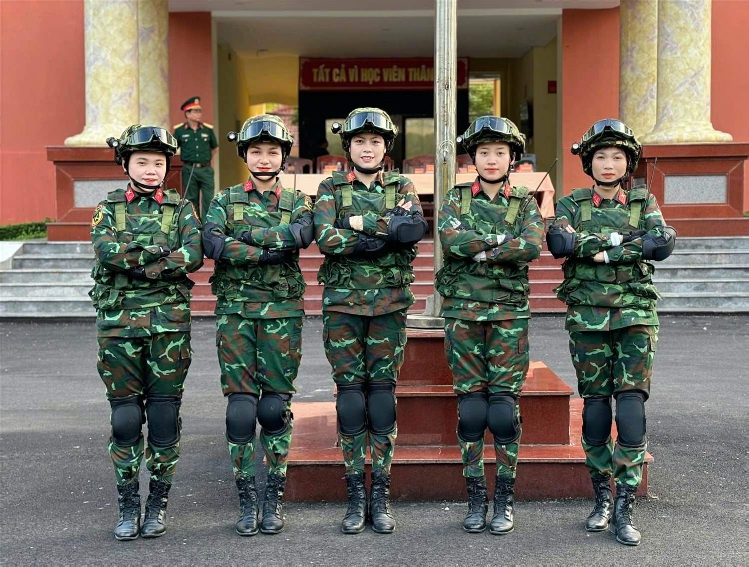 Những Những