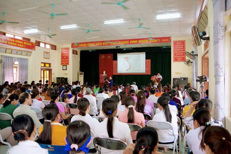 Lữ đoàn 147, Vùng 1 Hải quân thông tin tình hình biển, đảo tại thị trấn Lăng Can, huyện Lâm Bình (Tuyên Quang) Lữ đoàn 147, Vùng 1 Hải quân thông tin tình hình biển, đảo tại thị trấn Lăng Can, huyện Lâm Bình (Tuyên Quang)