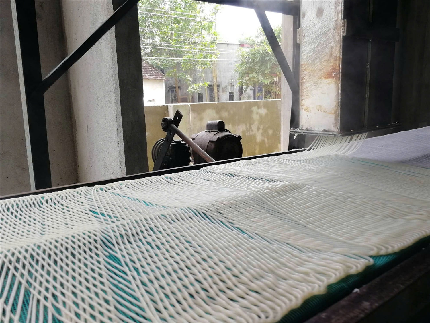 Kiểu “lưới cá” được sử dụng nhiều nhất, nên người ta gọi là phở lưới.